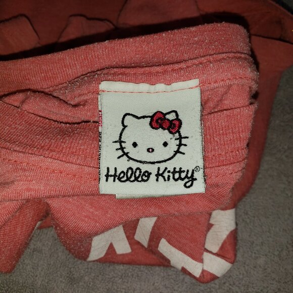 Hello Kitty Pink Shirt - Picture 3 of 4
